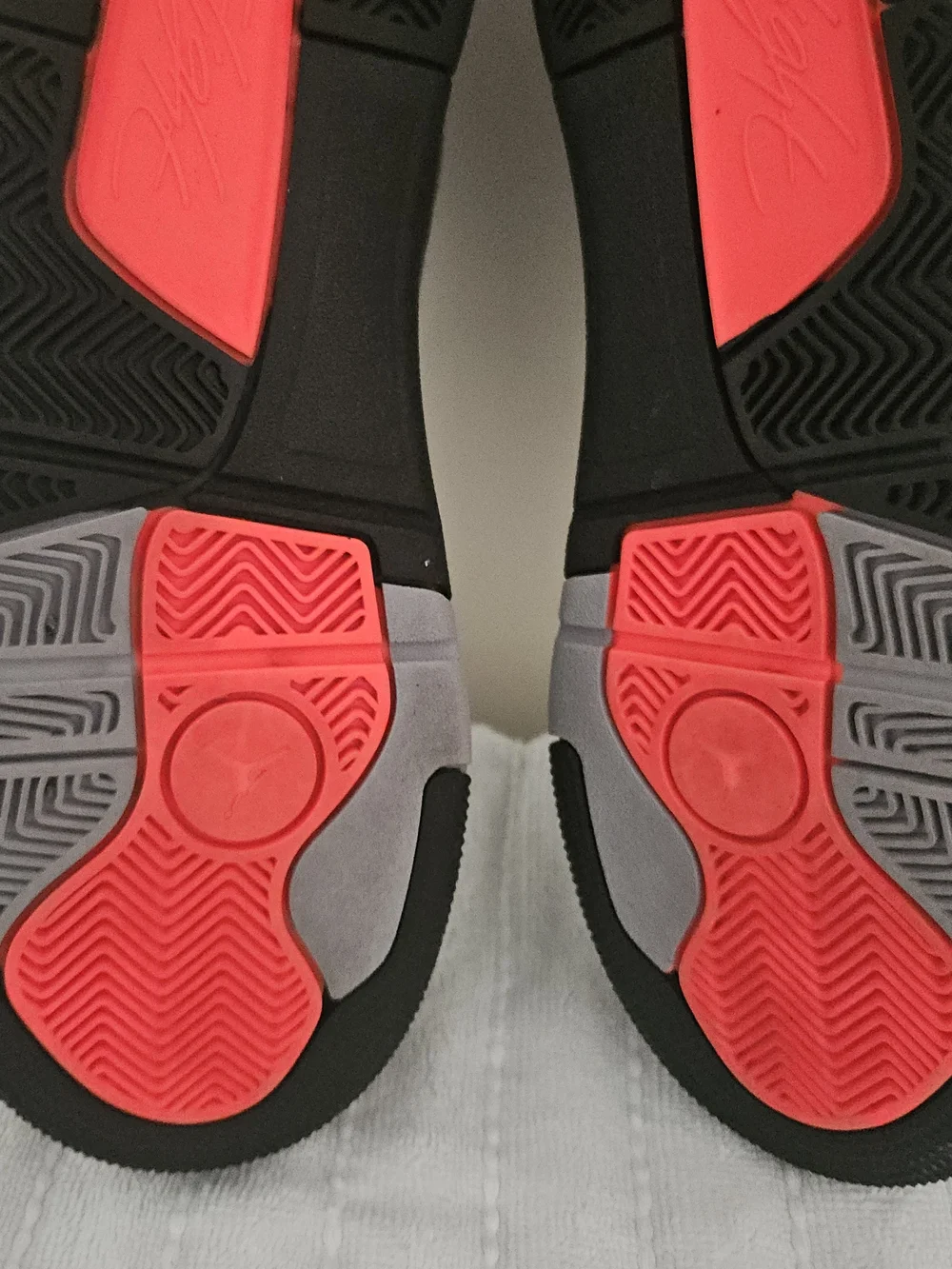 Jordan Flight Court Men’s Size 10 Low Top Dark Grey Infrared HF3255-003